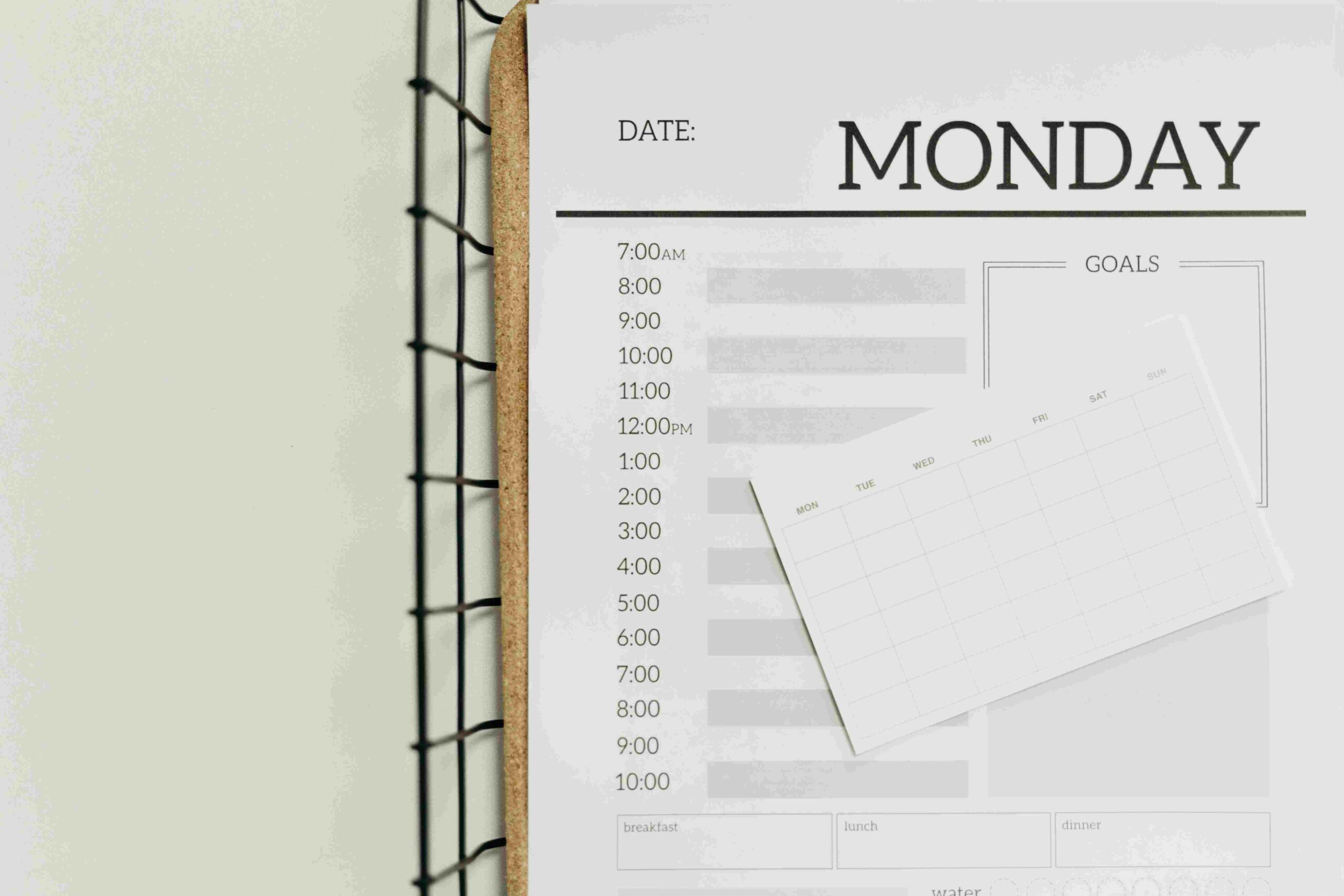 How to Plan a Weekly Schedule That Actually Works